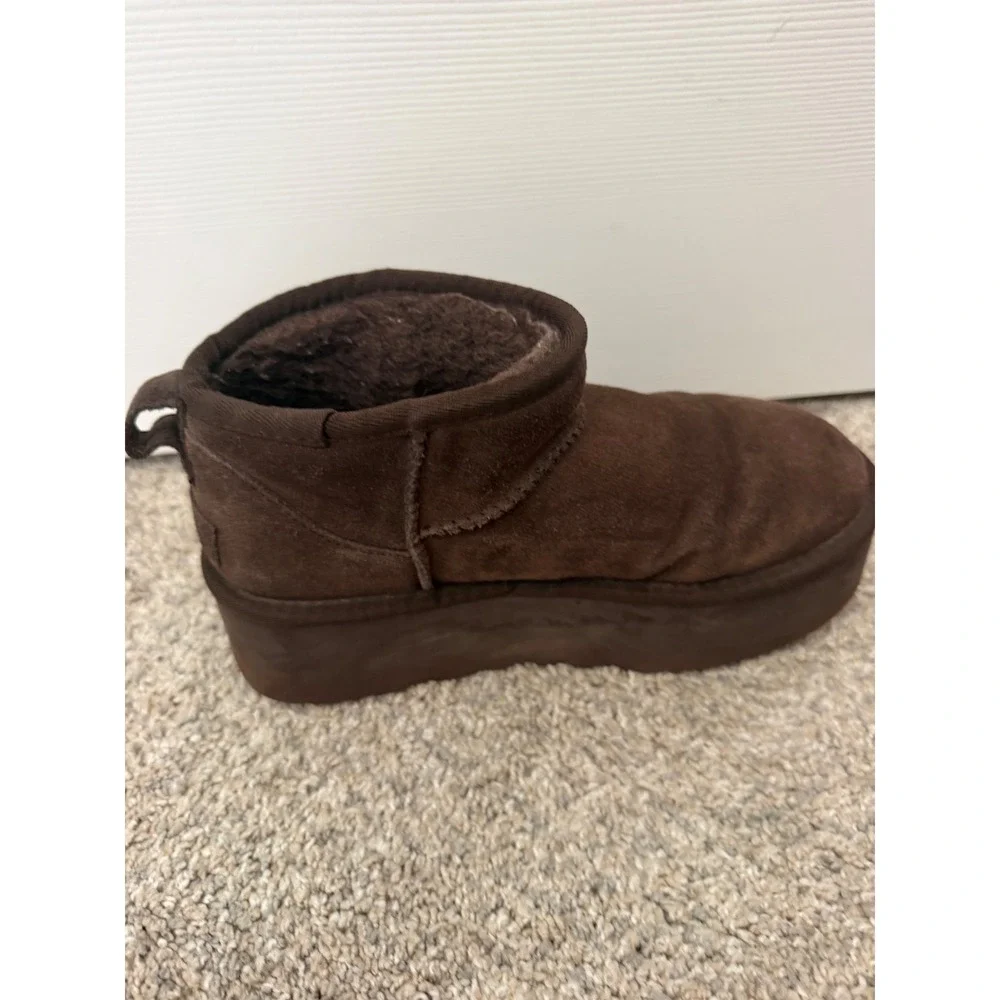 UGG Classic Ultra Mini Platform Boots – Dark Brown – Women's Size 7 – Used